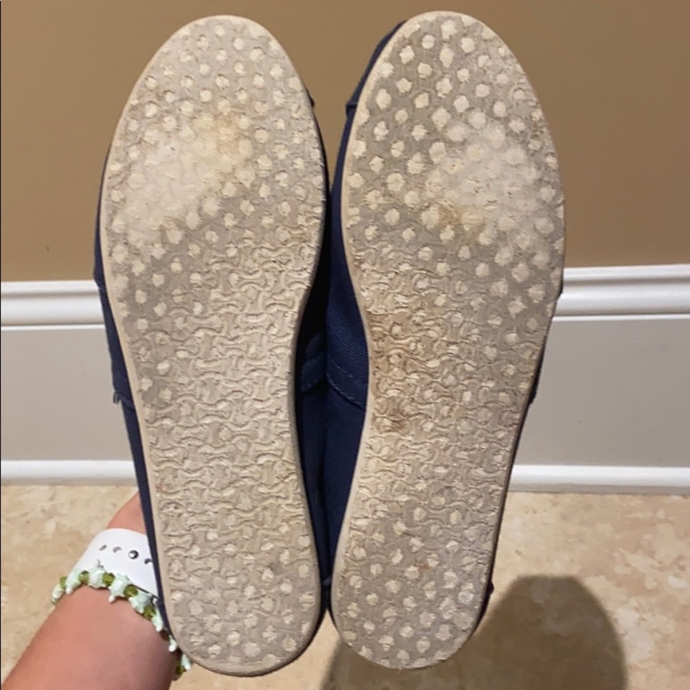 Toms - Picture 3 of 3